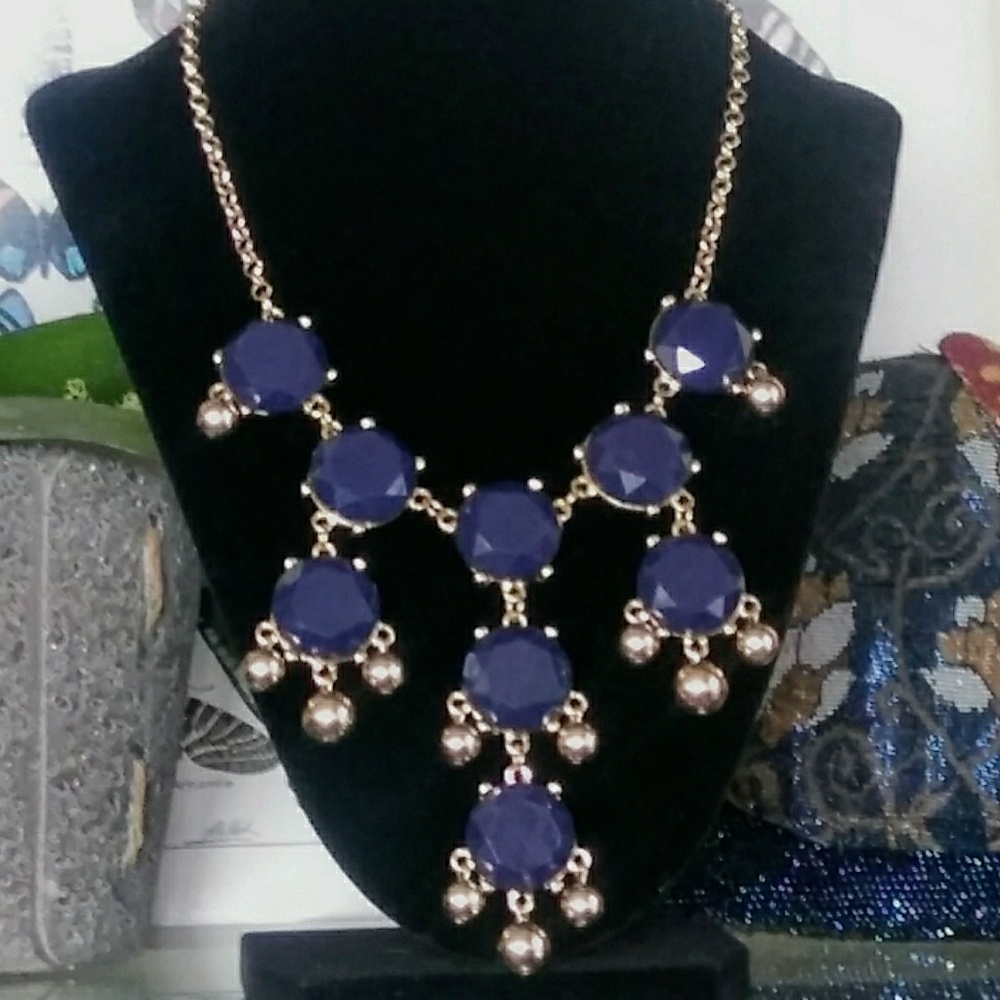Statement necklace